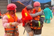 Vỡ đê sông Luật Lễ trong đêm, nhiều khu dân cư ở Gia Lai bị ngập