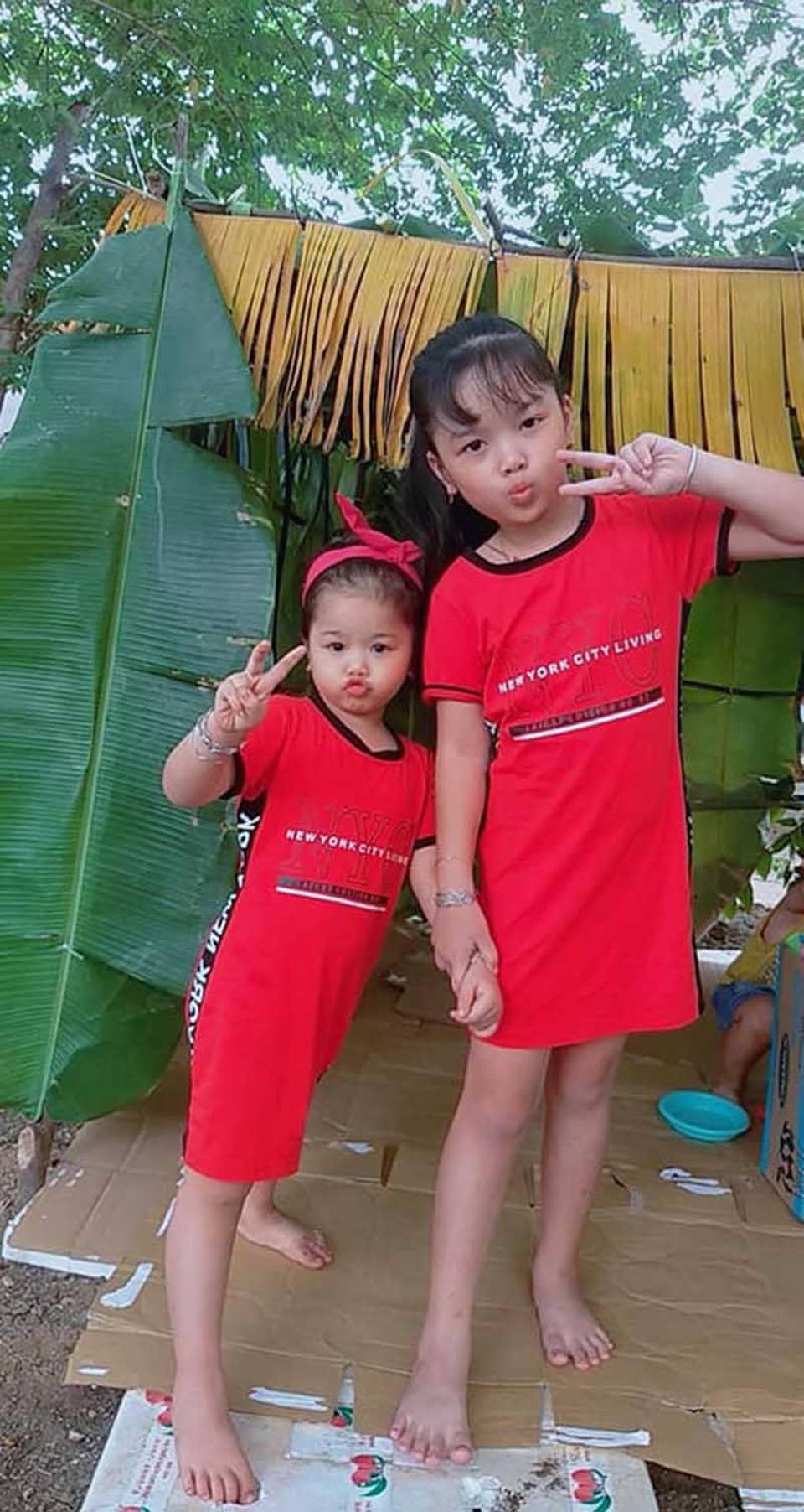 Ông bố Đà Nẵng dựng “nhà” lá chuối cho con chơi mùa dịch gây sốt - 4 Ông bố Đà Nẵng dựng “nhà” lá chuối cho con chơi mùa dịch gây sốt - 4