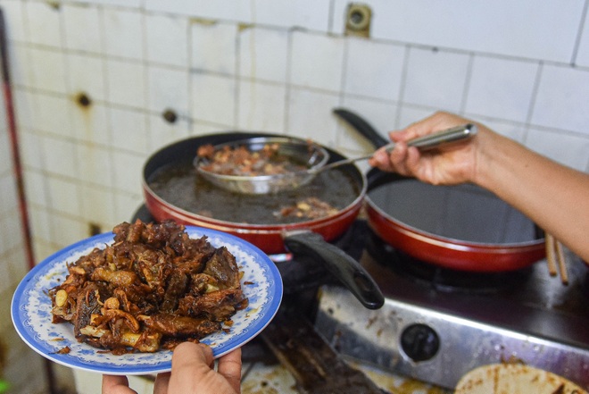 Nơi “khai sinh” món ngan cháy tỏi Hà Nội: Công thức trị giá cả tỷ đồng - 9 Nơi “khai sinh” món ngan cháy tỏi Hà Nội: Công thức trị giá cả tỷ đồng - 9