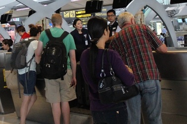 Ngành du lịch Việt Nam bức xúc trước vụ “xòe” tiền mới được vào đất Thái