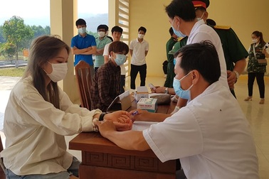 57 công dân được về nhà sau cách ly tập trung tại Đà Nẵng