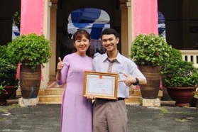 Nam sinh trường chuyên hàng đầu TPHCM đạt thủ khoa kép đại học
