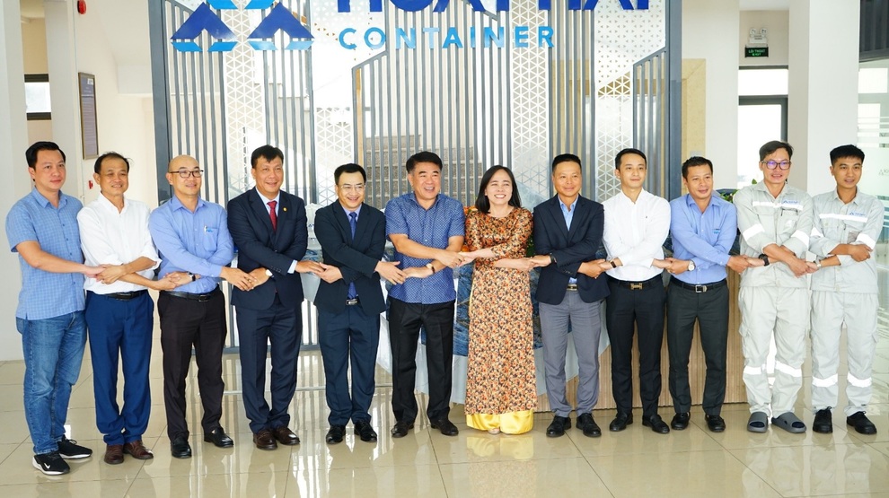 Hải An nhận lô container đóng mới từ Hòa Phát, tăng cường năng lực vận tải - 3 Hải An nhận lô container đóng mới từ Hòa Phát, tăng cường năng lực vận tải - 3