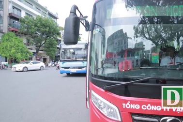 Danh thắng Hà Nội từ góc nhìn trên xe buýt 2 tầng