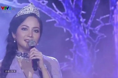 Hoa hậu Thiên Nga hát "Còn tuổi nào cho em"