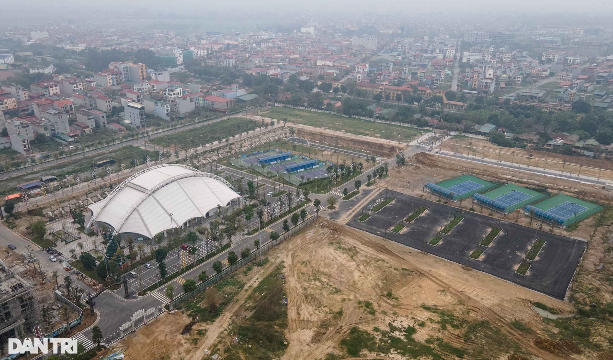 Khám phá sân tennis trăm tỷ hiện đại nhất Việt Nam phục vụ SEA Games 31 - 1 Khám phá sân tennis trăm tỷ hiện đại nhất Việt Nam phục vụ SEA Games 31 - 1