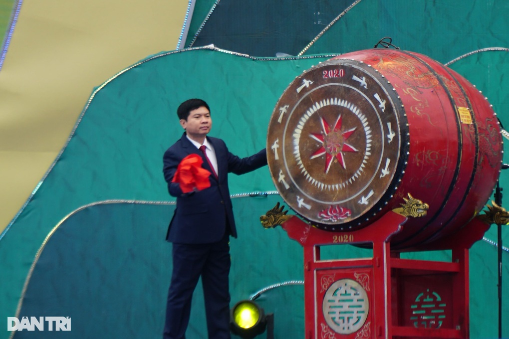 Hàng nghìn người tham dự hội Xuân Tam Chúc 2025 - 1 Hàng nghìn người tham dự hội Xuân Tam Chúc 2025 - 1