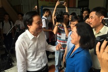 Bộ trưởng Phùng Xuân Nhạ động viên thí sinh, phụ huynh trước kỳ thi