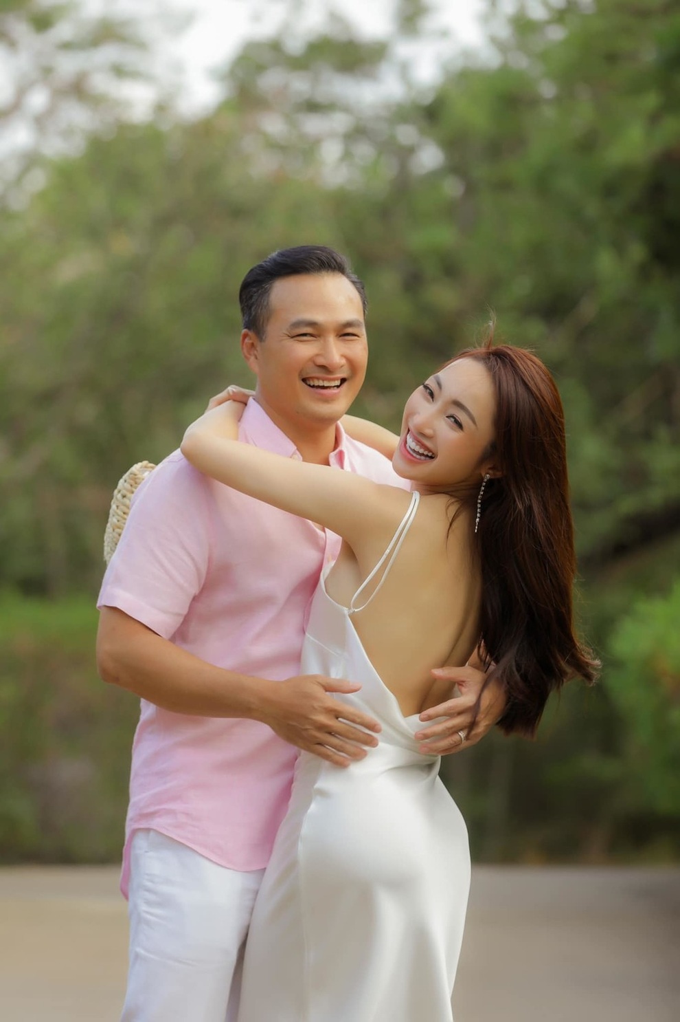 Chuyện tình chú - cháu gây ồn ào của 3 soái ca showbiz Việt - 3 Chuyện tình chú - cháu gây ồn ào của 3 soái ca showbiz Việt - 3