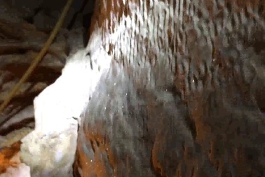 Đá kim cương trong Động Kim Cương