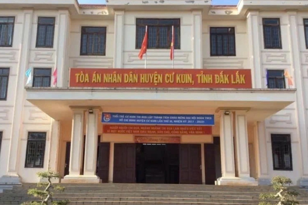 Cựu thẩm phán tòa án tại Đắk Lắk bị bắt - 1 Cựu thẩm phán tòa án tại Đắk Lắk bị bắt - 1
