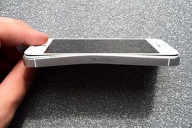 iPhone 5S cứu mạng chủ nhân trong vụ tai nạn giao thông