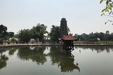 Đề xuất đình chỉ chức trụ trì chùa với sư thầy "gạ tình" nữ phóng viên