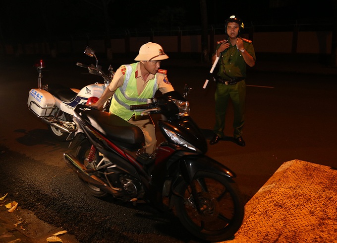 Tăng cường tuần tra kiểm soát xử lý vi phạm nồng độ cồn tại TP. Buôn Ma Thuột - Ảnh 3.