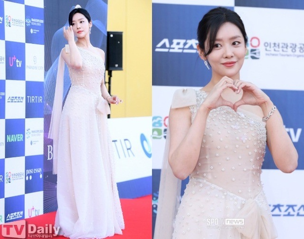 Đẳng cấp thời trang của Song Hye Kyo: Mặc giản dị vẫn đẹp lu mờ đàn em - 13 Đẳng cấp thời trang của Song Hye Kyo: Mặc giản dị vẫn đẹp lu mờ đàn em - 13