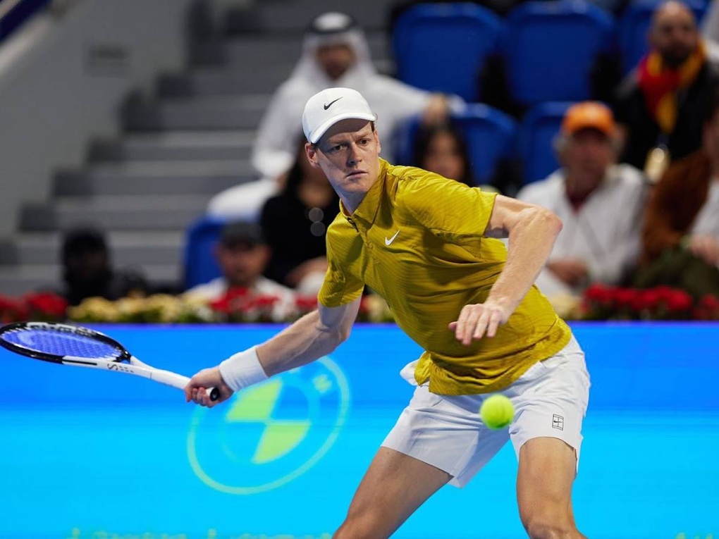 Alcaraz ngược dòng ngoạn mục, Sinner bị loại ở tứ kết Qatar Open 2026 - 2