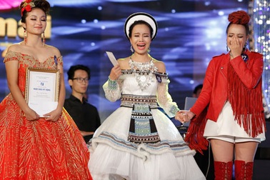 Đỗ Tố Hoa, Mỹ Lam và Thu Thủy đoạt giải nhất Sao mai 2017