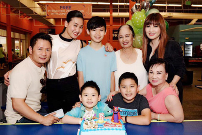 Hai người phụ nữ Vbiz cư xử đáng nể với tình mới của chồng cũ - Ảnh 2. Hai người phụ nữ Vbiz cư xử đáng nể với tình mới của chồng cũ - Ảnh 2.