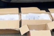 Hai người vận chuyển trái phép 117 điện thoại iPhone qua biên giới