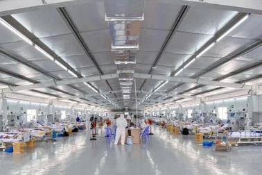 Bệnh nhân đầu tiên điều trị tại Bệnh viện dã chiến 13 được ra viện