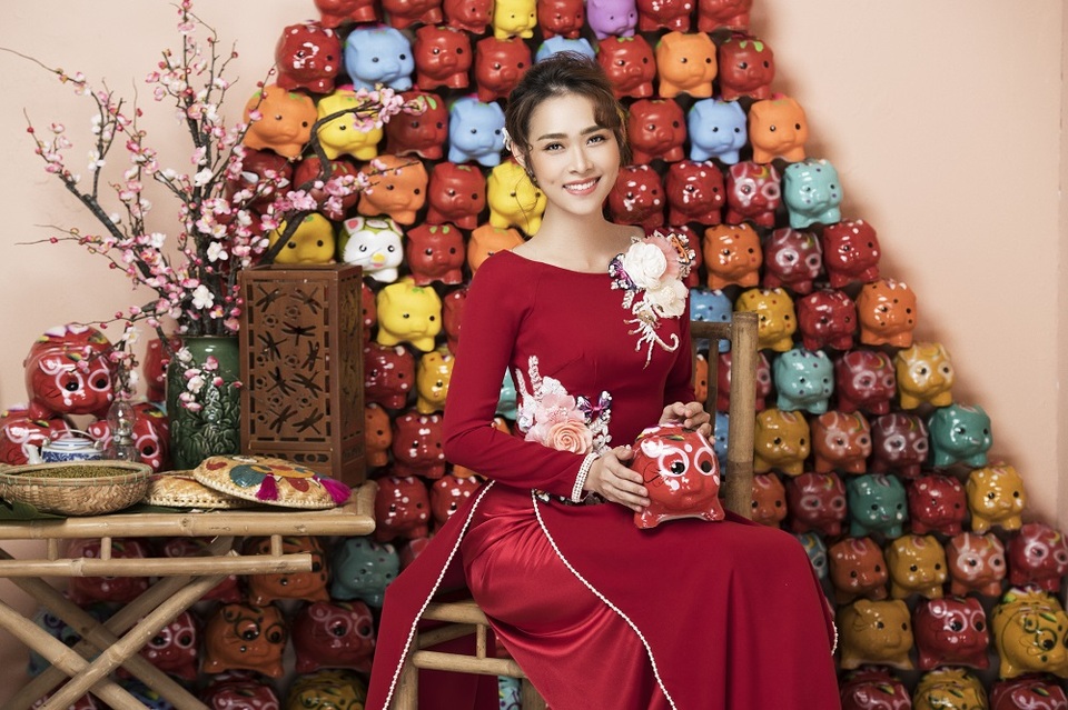 Diệp Bảo Ngọc duyên dáng với áo dài - 5 Diệp Bảo Ngọc duyên dáng với áo dài - 5