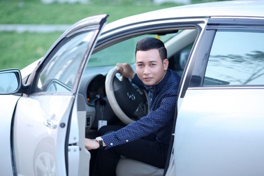 Ngỡ ngàng chuyện ca sĩ hát đám cưới được tặng "đất vàng" và xế hộp