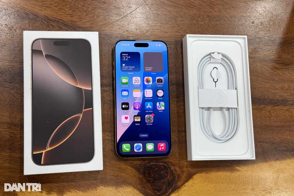 Giá iPhone 16 Pro Max xách tay giảm 20 triệu đồng - 1