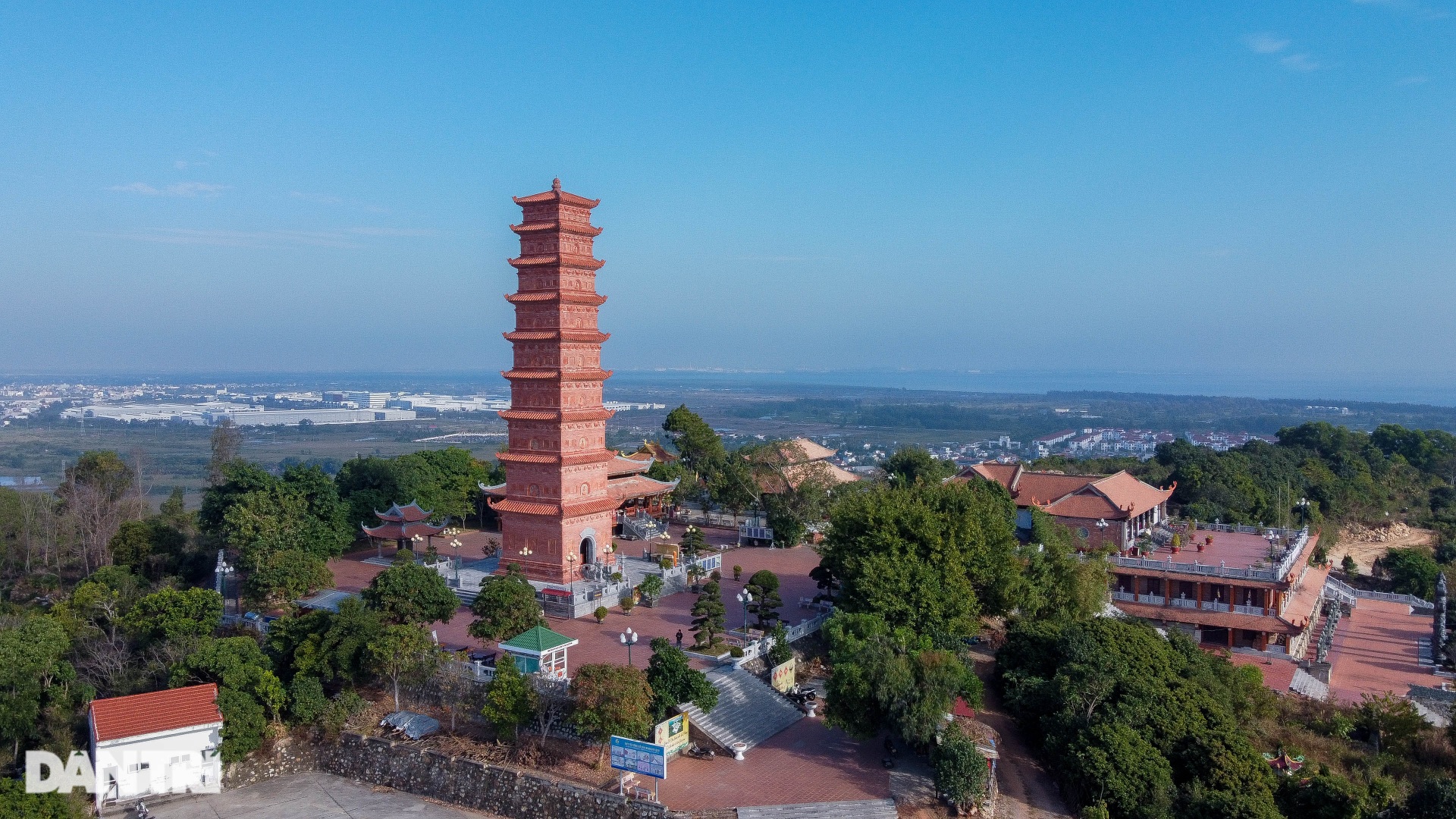 The first famous 9-storey tower in Hai Phong - 1