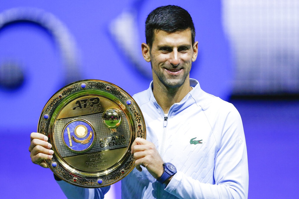 Đánh bại Tsitsipas, Djokovic có danh hiệu thứ 90 trong sự nghiệp - 2 Đánh bại Tsitsipas, Djokovic có danh hiệu thứ 90 trong sự nghiệp - 2