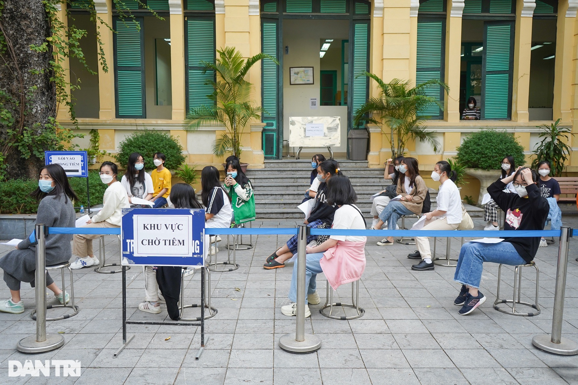Hà Nội đồng loạt tiêm vaccine ngừa Covid-19 cho trẻ trong nhóm 14 tuổi - 9 Hà Nội đồng loạt tiêm vaccine ngừa Covid-19 cho trẻ trong nhóm 14 tuổi - 9