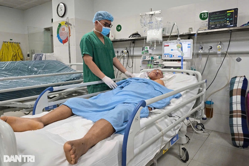 Hơn 250 triệu đồng đến với gia đình người đàn ông nghèo gặp nạn - 2 Hơn 250 triệu đồng đến với gia đình người đàn ông nghèo gặp nạn - 2