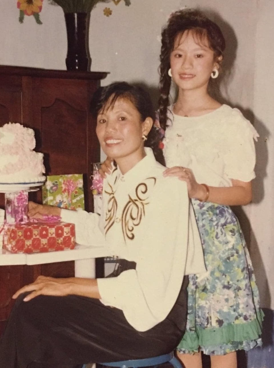 Lương Thùy Linh khoe nhan sắc của mẹ thời trẻ đẹp như Hoa hậu - 5