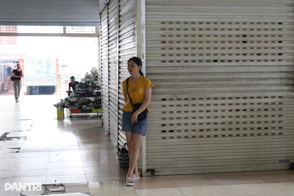 Vì sao hàng loạt ki ốt chợ lớn nhất Nghệ An đóng cửa, nghỉ bán? - 4 Vì sao hàng loạt ki ốt chợ lớn nhất Nghệ An đóng cửa, nghỉ bán? - 4