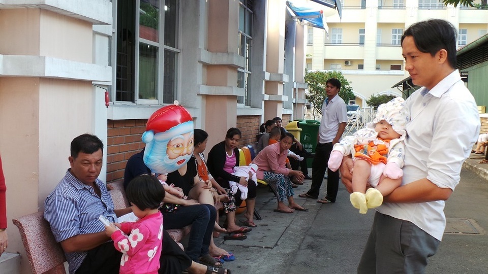 “Cởi trói” chính sách, khuyến khích phụ nữ đẻ nhiều con - 3 “Cởi trói” chính sách, khuyến khích phụ nữ đẻ nhiều con - 3