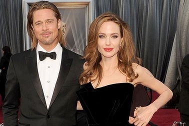 Angelina Jolie tuyên bố ly dị là quyết định đúng đắn