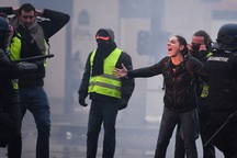 Pháp “nổi giận” vì bình luận của ông Trump về cuộc biểu tình Áo vàng