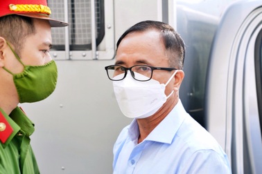 Dẫn giải dàn cựu lãnh đạo tỉnh Bình Dương hầu tòa