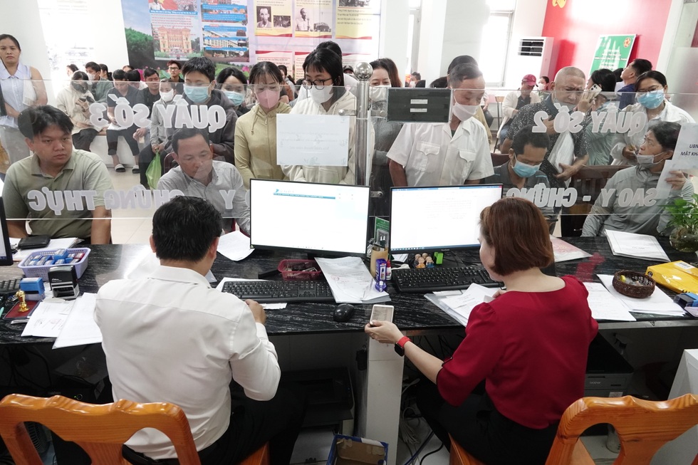 Chủ tịch UBND TPHCM: Hơn 90% người dân hài lòng với dịch vụ công thành phố - 6 Chủ tịch UBND TPHCM: Hơn 90% người dân hài lòng với dịch vụ công thành phố - 6