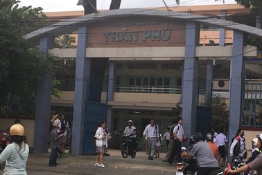 TPHCM: Phụ huynh bị “ép” mua sách tiếng Anh nước ngoài?