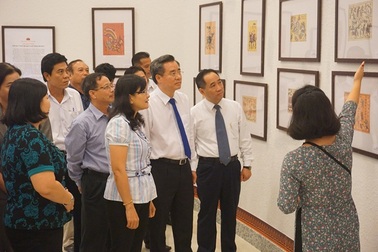 Bạc Liêu lần đầu triển lãm tranh dân gian truyền thống Việt Nam