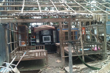 Đầu năm… dỡ nhà hàng xóm vì không đòi được nợ