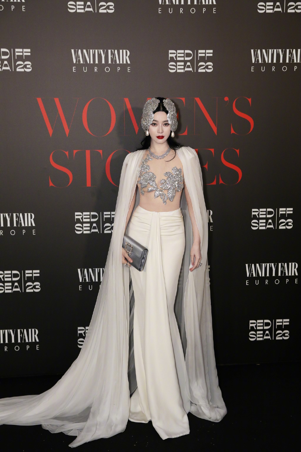Phong cách gây bão của Phạm Băng Băng tại Cannes, có váy của NTK Việt - 6 Phong cách gây bão của Phạm Băng Băng tại Cannes, có váy của NTK Việt - 6