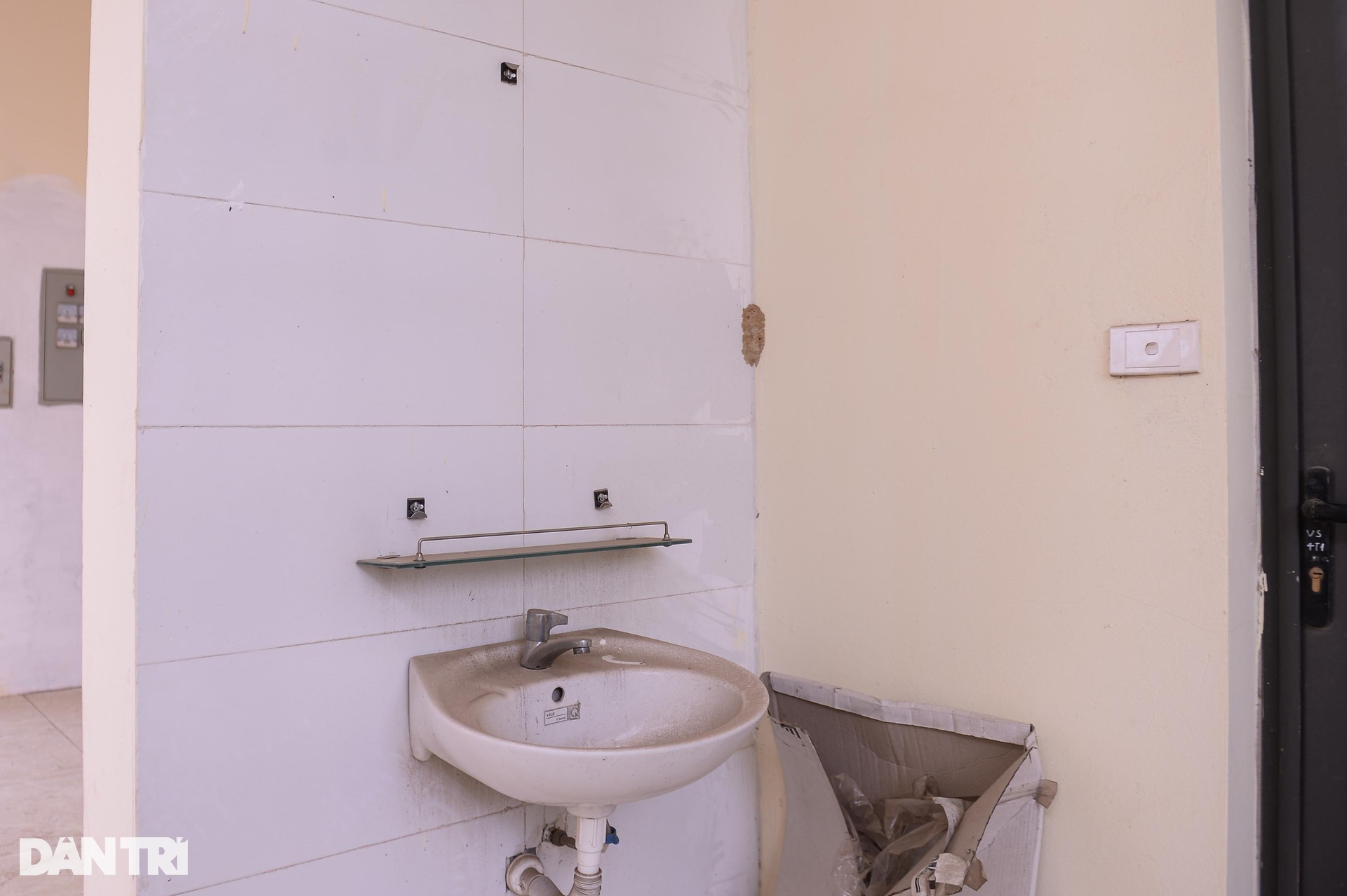 Hai trường học được xây dựng khang trang bị bỏ hoang gây lãng phí ở Hà Nội - 8 Hai trường học được xây dựng khang trang bị bỏ hoang gây lãng phí ở Hà Nội - 8