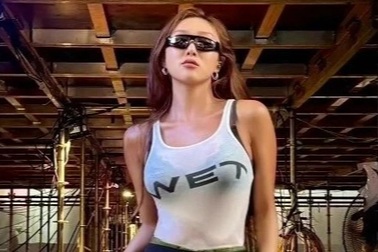 Biểu tượng gợi cảm Hàn Quốc đến TPHCM biểu diễn cùng Karik, tlinh