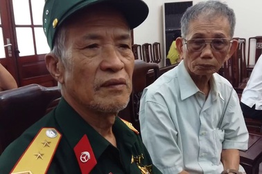 Tâm sự của 2 lão nông khi nhận bằng khen của Bộ LĐ-TB&XH