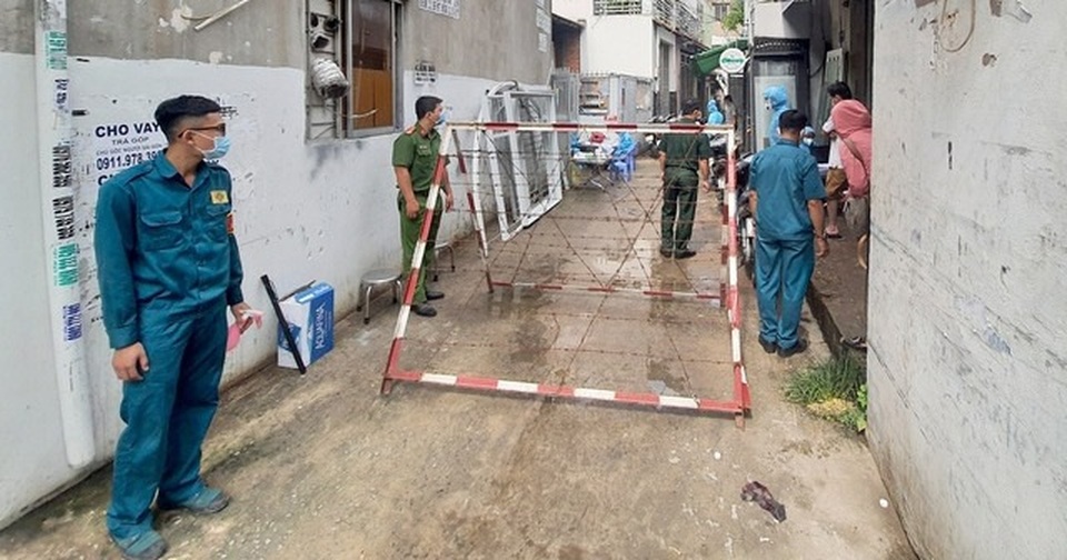 Người dân TPHCM sinh hoạt thế nào ở khu vực giãn cách, phong tỏa? - 2 Người dân TPHCM sinh hoạt thế nào ở khu vực giãn cách, phong tỏa? - 2