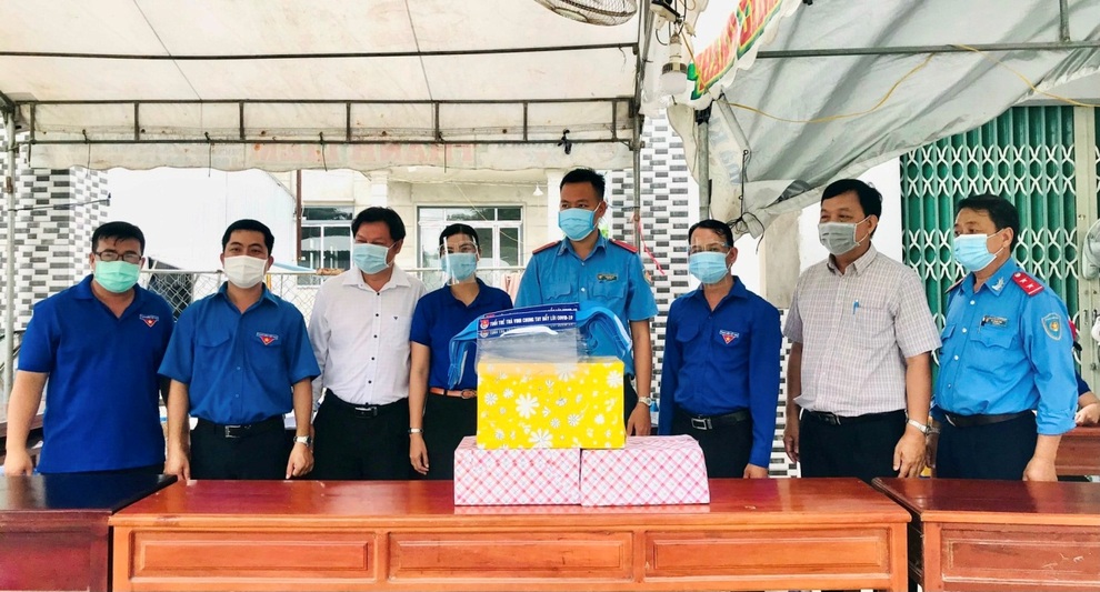Tỉnh đoàn Trà Vinh chung tay đẩy lùi dịch Covid-19 - 2 Tỉnh đoàn Trà Vinh chung tay đẩy lùi dịch Covid-19 - 2