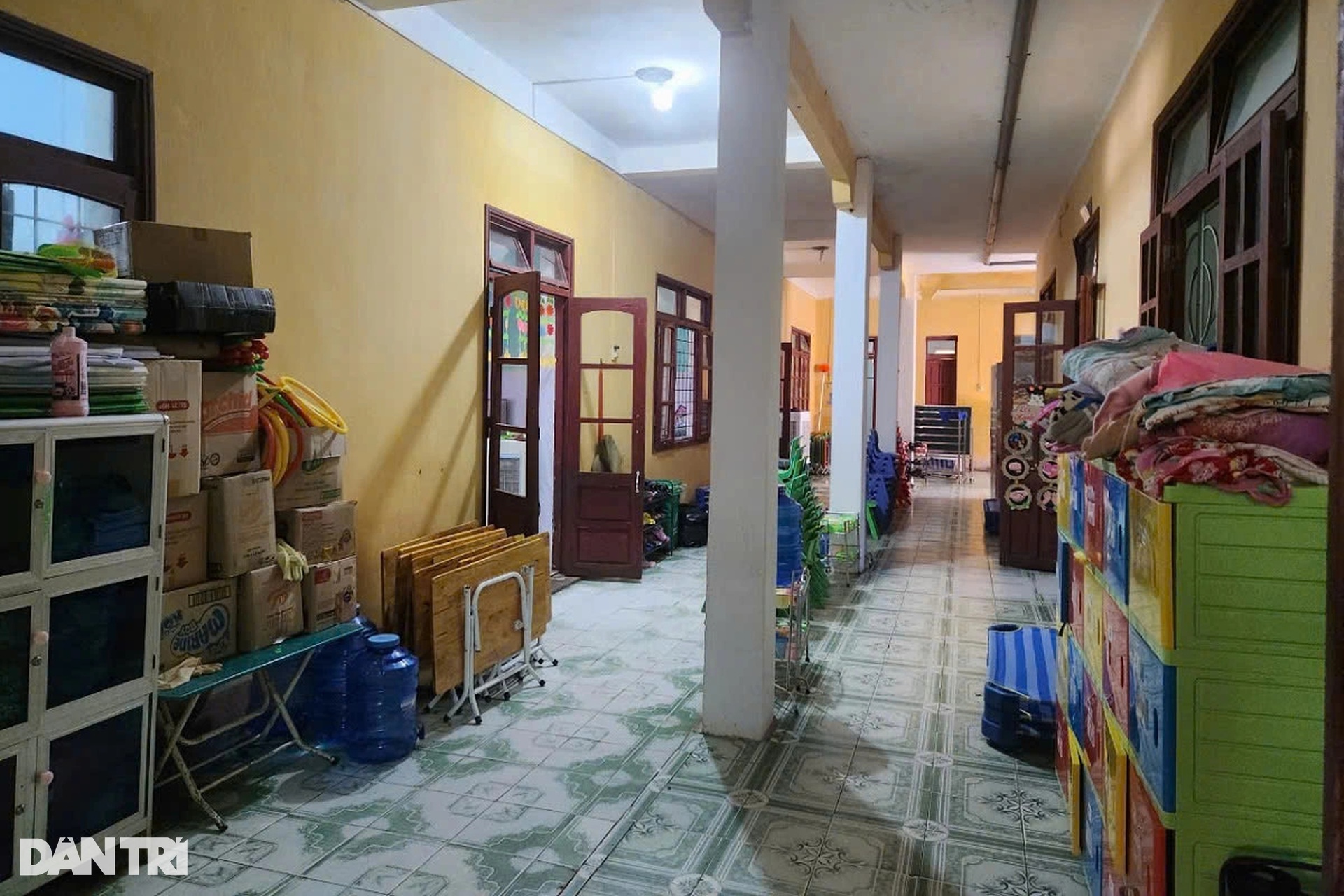 Trường hơn 23 tỷ đồng bỏ hoang, gần 100 trẻ dùng chung một nhà vệ sinh - 11 Trường hơn 23 tỷ đồng bỏ hoang, gần 100 trẻ dùng chung một nhà vệ sinh - 11