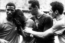 Ngày "vua bóng đá" Pele đăng quang