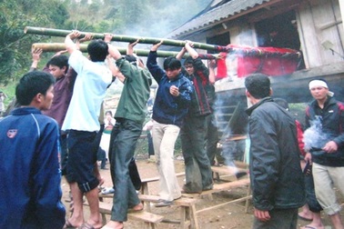 Người dân tộc thiểu số kể chuyện qua… hình ảnh